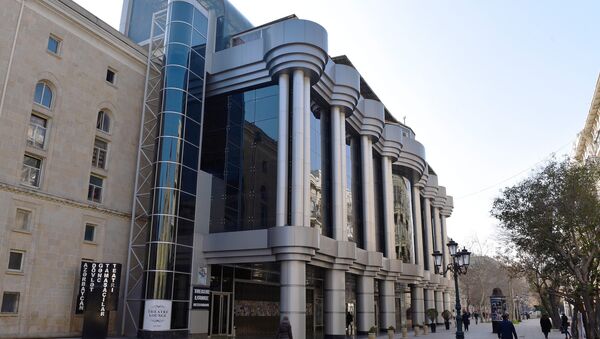Здание Азербайджанского государственного театра юного зрителя в Баку - Sputnik Azərbaycan