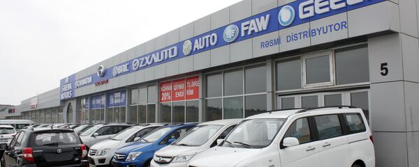 Автомобильный рынок в Баку Автомобильный рынок в Баку - Sputnik Азербайджан