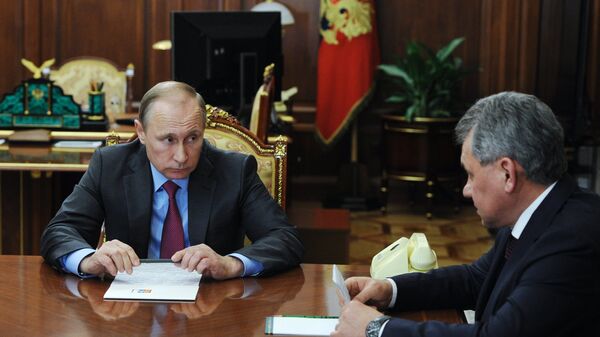 Президент РФ В. Путин встретился с министрами иностранных дел и обороны С. Лавровым и С. Шойгу - Sputnik Azərbaycan