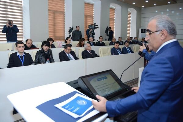 ADİU-nin UNEC təqdimatı ADİU-nin UNEC təqdimatı - Sputnik Azərbaycan
