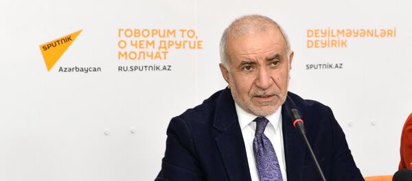 Председатель Союза свободных потребителей Азербайджана Эйюб Гусейнов - Sputnik Азербайджан