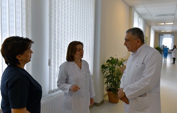 По словам врачей, в последнее время более тысячи человек обратились к врачам с признаками рассеянного склероза По словам врачей, в последнее время более тысячи человек обратились к врачам с признаками рассеянного склероза - Sputnik Азербайджан