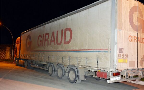 Автомобиль остановили на таможенном посту Самур Хачмазского таможенного управления - Sputnik Азербайджан