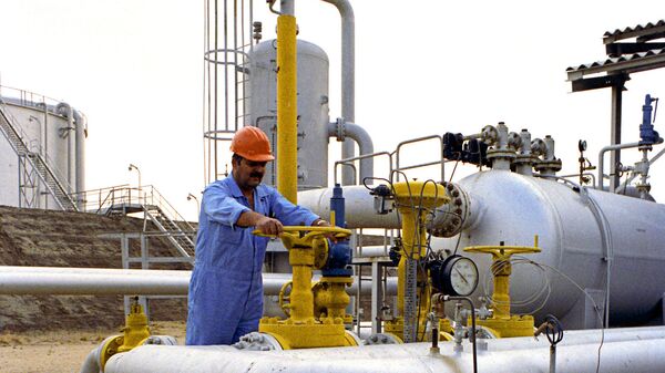 На нефтепромыслах в Кувейте - Sputnik Azərbaycan