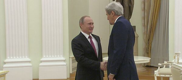 Наверное, деньги привезли – Путин пошутил о содержимом чемодана Джона Керри - Sputnik Азербайджан