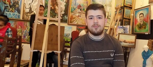 Молодой художник Джейхун Анверзаде Молодой художник Джейхун Анверзаде - Sputnik Азербайджан