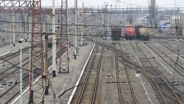 Железная дорога в городе Дебальцево, Украина, Архивное фото - Sputnik Азербайджан