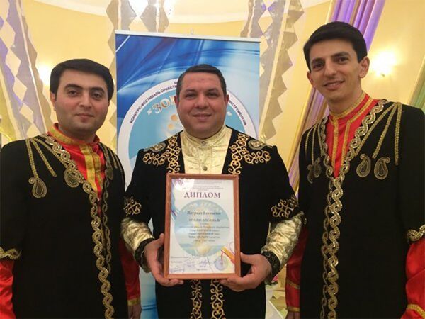 Тайар Байрамов, Рашад Ибрагимов (тар), Тебриз Юсифов (кеманча) Тайар Байрамов, Рашад Ибрагимов (тар), Тебриз Юсифов (кеманча) - Sputnik Азербайджан
