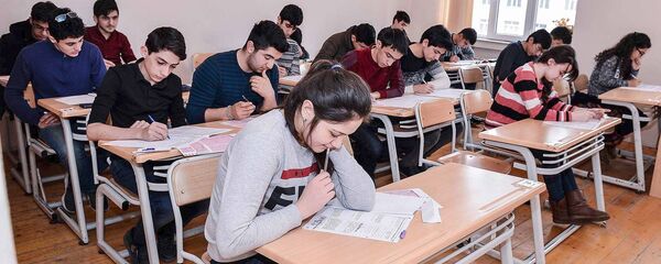 Участники предметной олимпиады, проводимой Министерством образования АР. Архивное фото - Sputnik Азербайджан