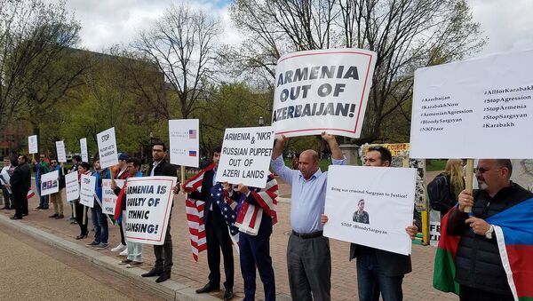 Участники акции, организованной Сетью азербайджанцев Америки - Sputnik Азербайджан