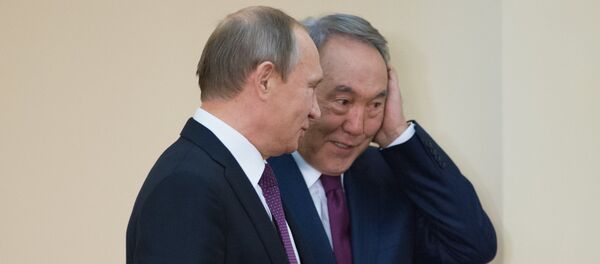 Президент России Владимир Путин и президент Казахстана Нурсултан Назарбаев. Архивное фото - Sputnik Азербайджан