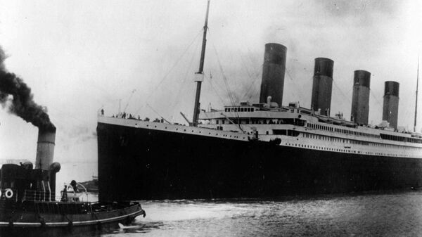 Британский лайнер Титаник отплывает из Саутгемптона, Англия - Sputnik Азербайджан