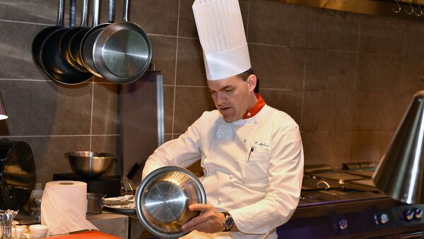 Мастер-класс швейцарской кухни в рамках недели Франкофонии в Баку - Sputnik Азербайджан