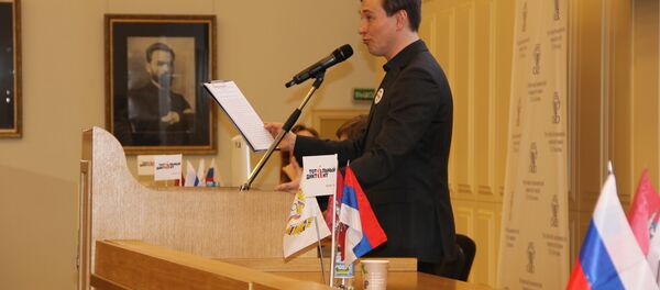 Сергей Безруков ведет Тотальный диктант Сергей Безруков ведет Тотальный диктант - Sputnik Азербайджан