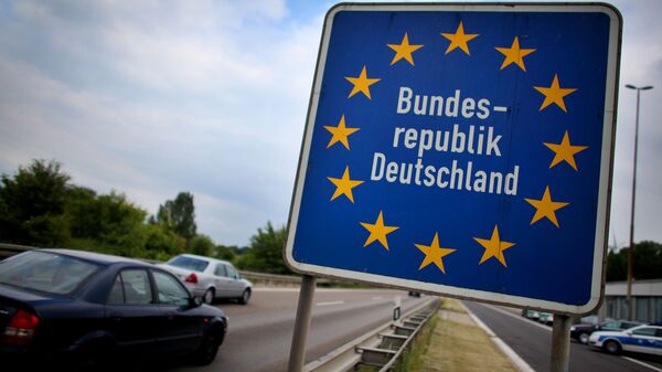 Ein Schild mit der Überschrift Bundesrepublik Deutschland an der Autobahn bei Aachen - Sputnik Азербайджан