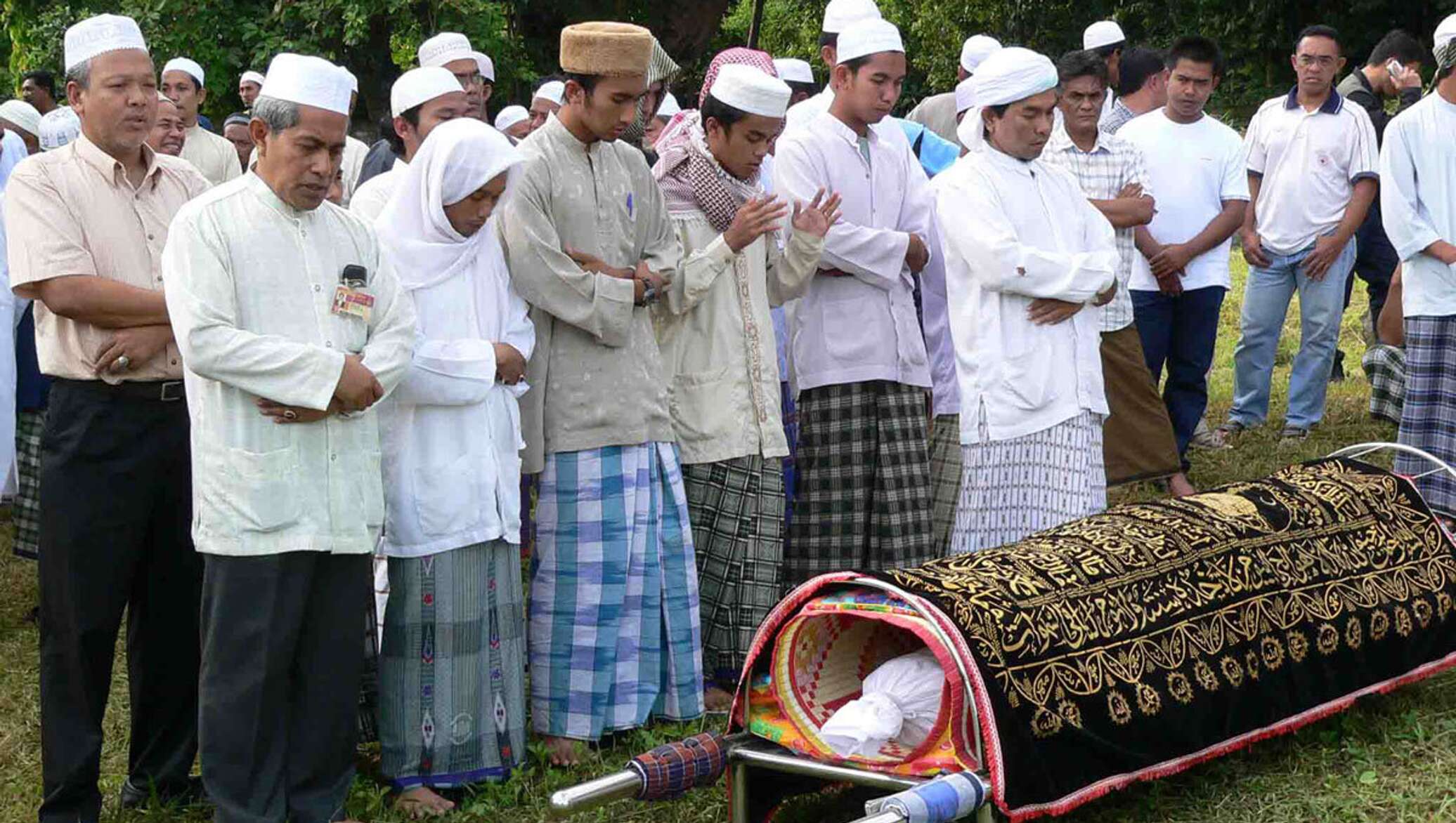 Случаться похоронить. Похоронный обряд у мусульман.