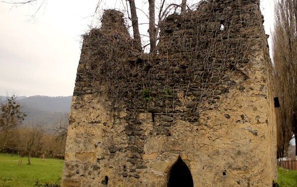 В средние века оборонительные крепости называли крепостью-башней - Sputnik Азербайджан