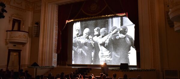 Фильм про аварию на Чернобыльской АЭС демонстрируется в Бакинском Центре Культуры им. Шахрияра - Sputnik Азербайджан