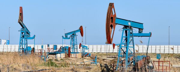 Нефтяные насосы в Баку - Sputnik Азербайджан