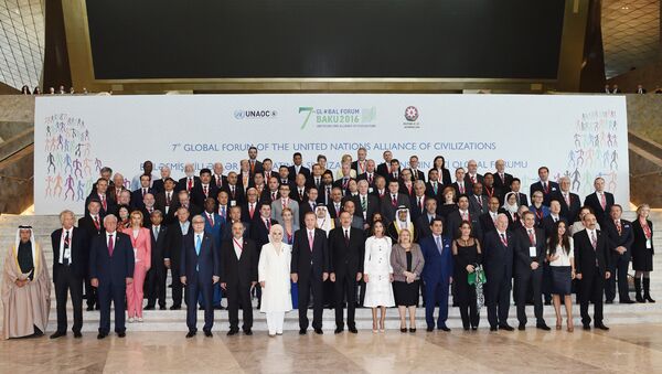 Участники VII Глобального форума Альянса цивилизаций ООН в Баку - Sputnik Азербайджан