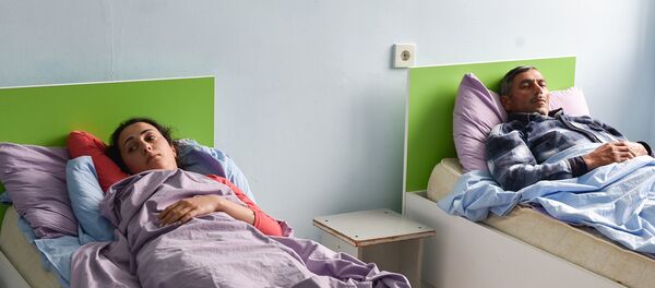 Мирные жители, раненные в результате обстрела в ночь с 27 на 28 апреля в Агдамском районе - Sputnik Азербайджан