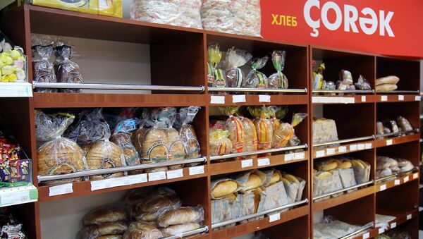 Хлебобулочный отдел в одном из бакинских магазинов. Архивное фото - Sputnik Азербайджан