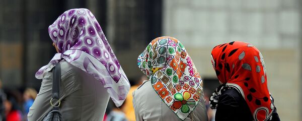 Мусульманки. Архивное фото Мусульманки. Архивное фото - Sputnik Азербайджан