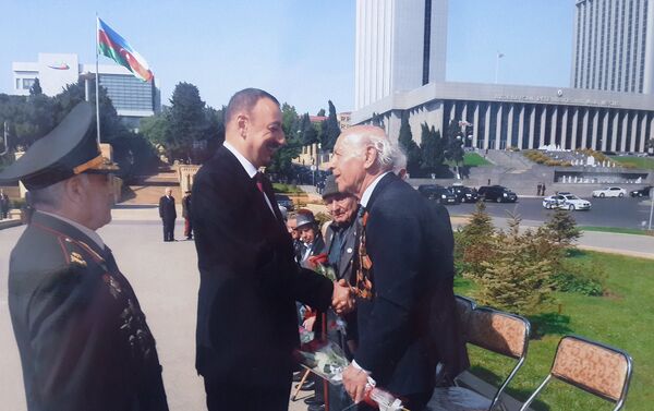 Абдулага Джавадов с Президентом Азербайджана Ильхамом Алиевым - Sputnik Азербайджан