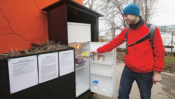 На одной из улиц Праги появился общественный холодильник - Sputnik Азербайджан
