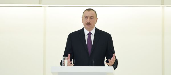 Ильхам Алиев принял участие в официальном приеме по случаю 93-й годовщины со дня рождения общенационального лидера Гейдара Алиева и 71-й годовщины Победы над фашизмом - Sputnik Азербайджан