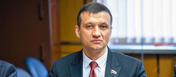 Дмитрий Савельев, депутат Государственной Думы ФС РФ, руководитель межпарламентской группы дружбы Россия-Азербайджан Дмитрий Савельев, депутат Государственной Думы ФС РФ, руководитель межпарламентской группы дружбы Россия-Азербайджан - Sputnik Азербайджан