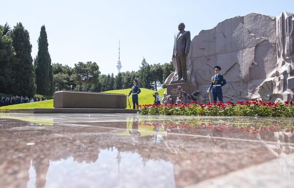 93-я годовщина со дня рождения общенационального лидера Азербайджана Гейдара Алиева - Sputnik Азербайджан