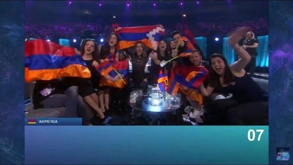 На Евровидении подняли флаг НКР - Sputnik Азербайджан