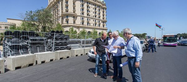 Чарли Уайтинг посетил Баку с целью ознакомления с процессом подготовки к гонке Формулы 1 Чарли Уайтинг посетил Баку с целью ознакомления с процессом подготовки к гонке Формулы 1 - Sputnik Азербайджан