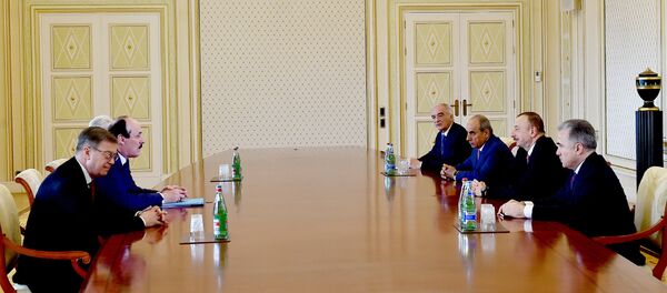Президент Ильхам Алиев принял главу Дагестана Рамазана Абдулатипова - Sputnik Азербайджан