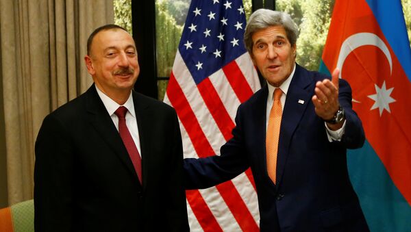 Государственный секретарь США Джон Керри с президентом Азербайджана Ильхамом Алиевым - Sputnik Азербайджан