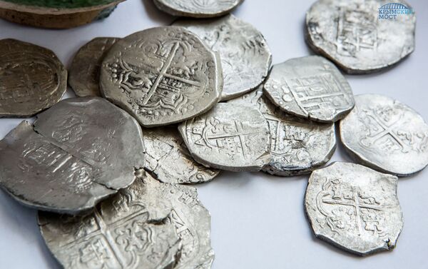 Археологи обнаружили клад серебряных монет, сообщили в инфоцентре Кpымcкий мocт - Sputnik Азербайджан