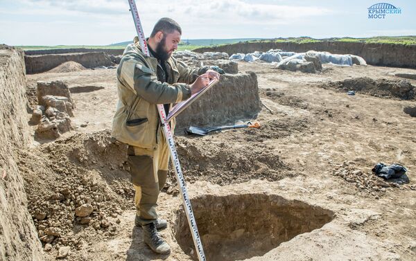 Археологи обнаружили клад серебряных монет, сообщили в инфоцентре Кpымcкий мocт - Sputnik Азербайджан