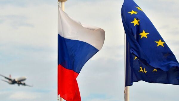Флаги России и Европейского Союза. Архивное фото - Sputnik Азербайджан