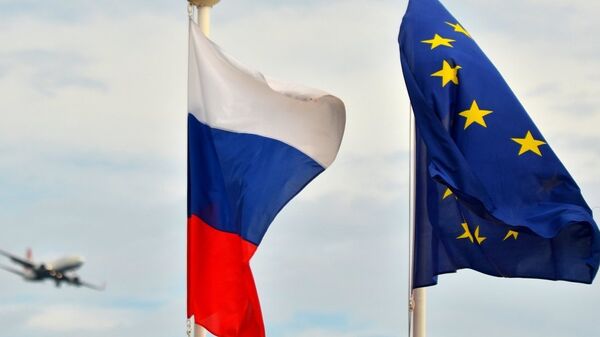 Флаги ЕС и России, фото из архива - Sputnik Азербайджан