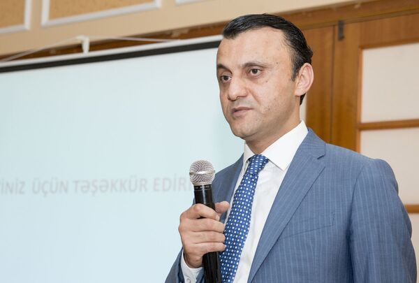 Вюгар Гурбанов, глава отдела обязательного медицинского страхования Госагентства Вюгар Гурбанов, глава отдела обязательного медицинского страхования Госагентства - Sputnik Азербайджан