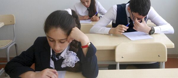 В Нахчывани состоялся завершающий тур Олимпиады по русскому языку и литературе - Sputnik Азербайджан
