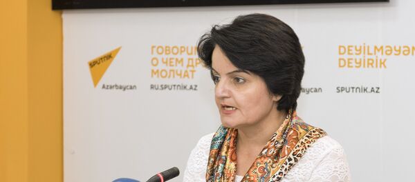Геренфиль Дюньямингызы, преподаватель Бакинского Государственного Университета - Sputnik Азербайджан