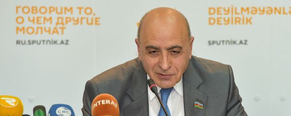 Депутат Милли Меджлиса АР Расим Мусабеков Депутат Милли Меджлиса АР Расим Мусабеков - Sputnik Азербайджан