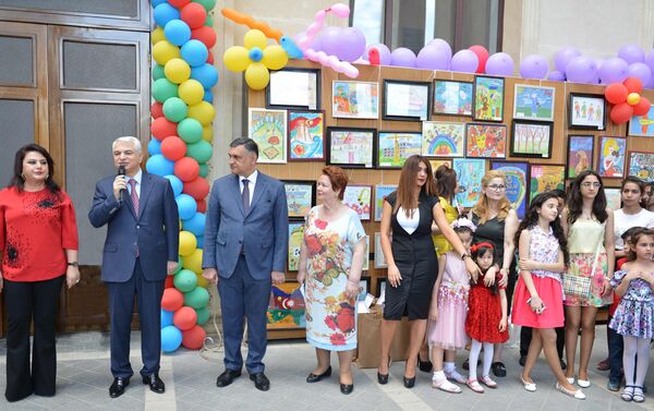 Традиционный конкурс живописи Налоги глазами детей - Sputnik Азербайджан