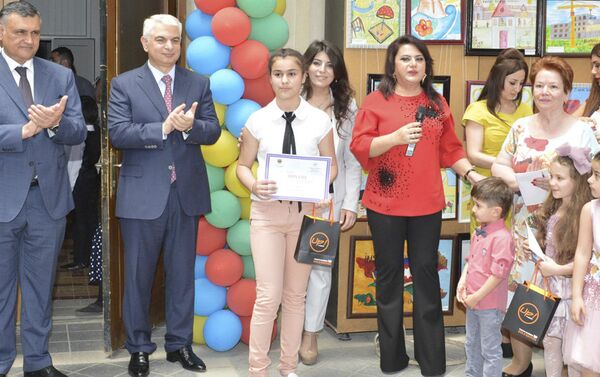 Традиционный конкурс живописи Налоги глазами детей - Sputnik Азербайджан