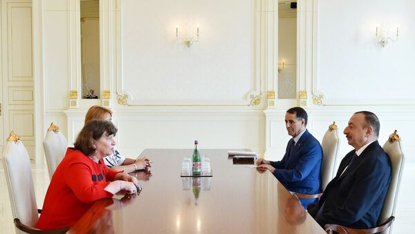 Президент Азербайджана Ильхам Алиев принял представителей Европарламента - Sputnik Азербайджан
