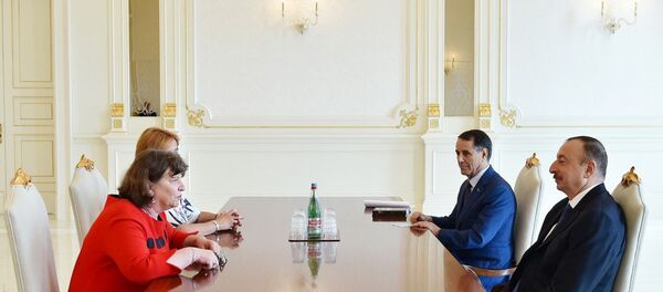 Президент Азербайджана Ильхам Алиев принял представителей Европарламента - Sputnik Азербайджан