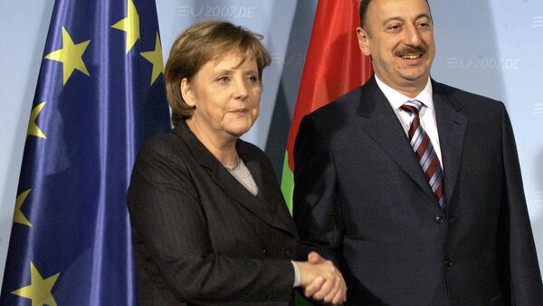 Almaniya kansleri Angela Merkel Azərbaycan prezidenti İlham Əliyevlə - Sputnik Azərbaycan