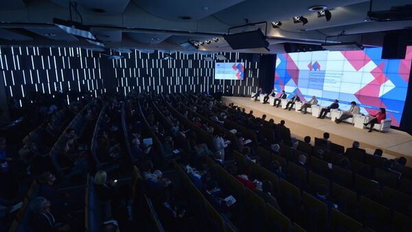Форум Новая эпоха журналистики: прощание с мейнстримом - Sputnik Азербайджан